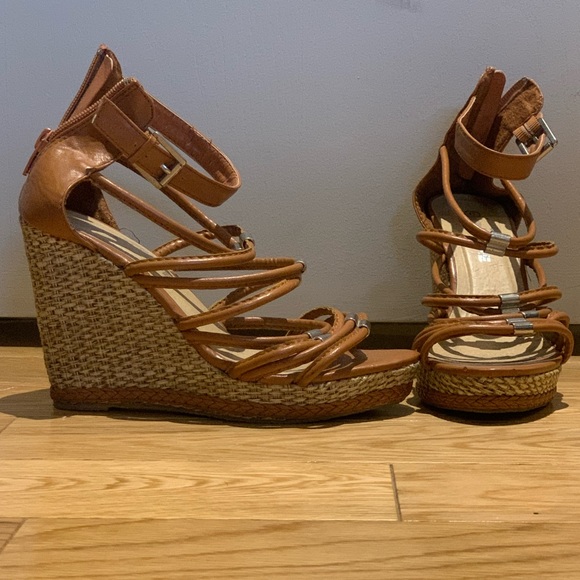 Tan espadrille wedges - Picture 1 of 2